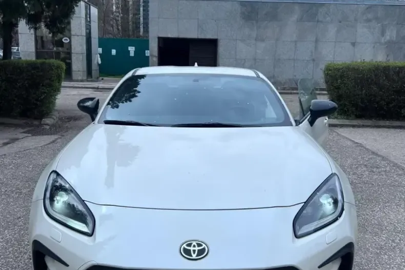 Toyota GR86 din 2023 cu 4.503 km - oferta TOY179095 - foto 5