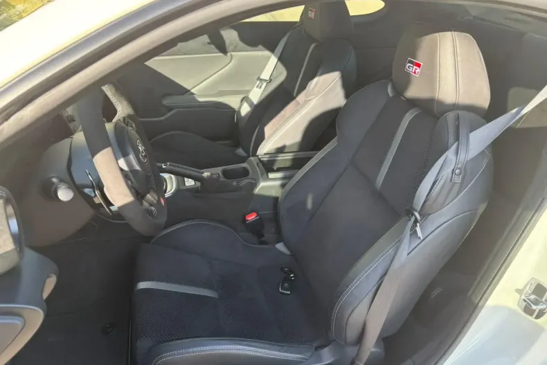 Toyota GR86 din 2023 cu 4.503 km - oferta TOY179095 - foto 12