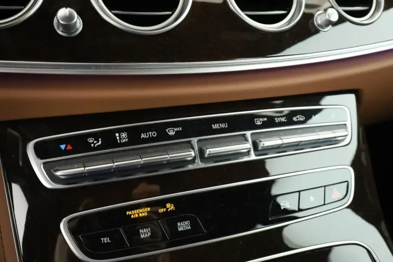 Mercedes-Benz E 450 din 2021 cu 19.386 km - oferta MER179102 - foto 14