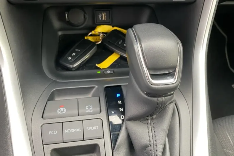 Toyota RAV4 din 2023 cu 59.030 km - oferta TOY179109 - foto 23