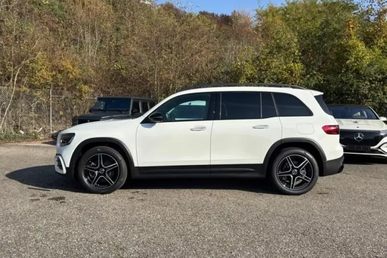 Mercedes-Benz GLB 220 (Clasa GLB) din 2025 cu 9.900 km - oferta MER179113 - foto 1
