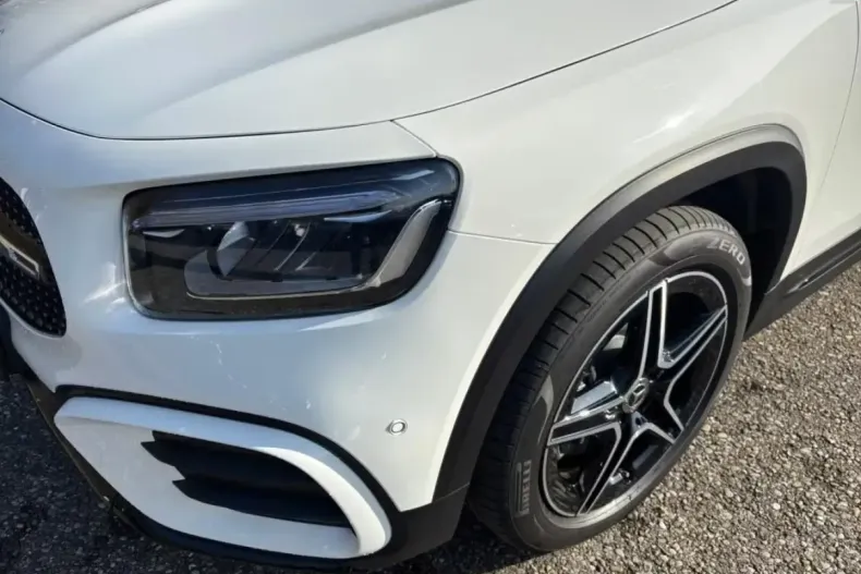 Mercedes-Benz GLB 220 (Clasa GLB) din 2025 cu 9.900 km - oferta MER179113 - foto 3