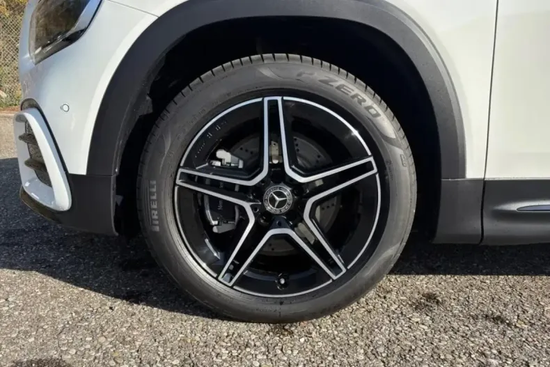 Mercedes-Benz GLB 220 (Clasa GLB) din 2025 cu 9.900 km - oferta MER179113 - foto 5