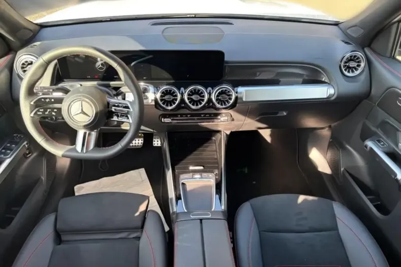 Mercedes-Benz GLB 220 (Clasa GLB) din 2025 cu 9.900 km - oferta MER179113 - foto 6