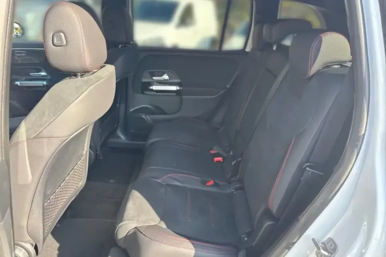 Mercedes-Benz GLB 220 (Clasa GLB) din 2025 cu 9.900 km - oferta MER179113 - foto 8