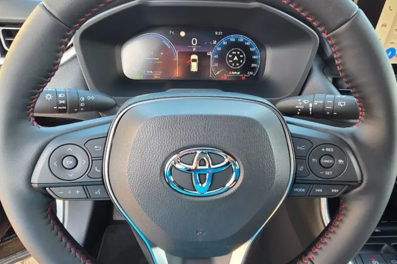 Toyota RAV4 din 2025 cu 9.650 km - oferta TOY179115 - foto 3