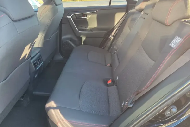 Toyota RAV4 din 2025 cu 9.650 km - oferta TOY179115 - foto 8