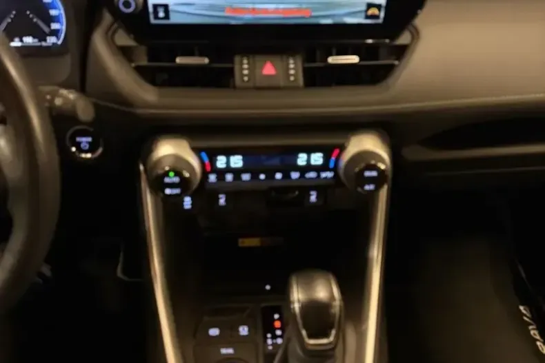 Toyota RAV4 din 2023 cu 29.380 km - oferta TOY179117 - foto 4