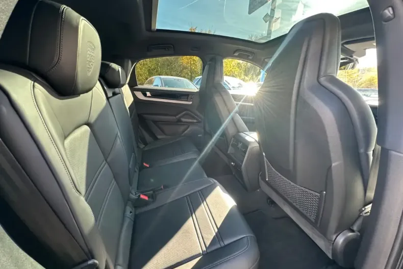 Porsche Cayenne din 2024 cu 3.800 km - oferta POR179118 - foto 10