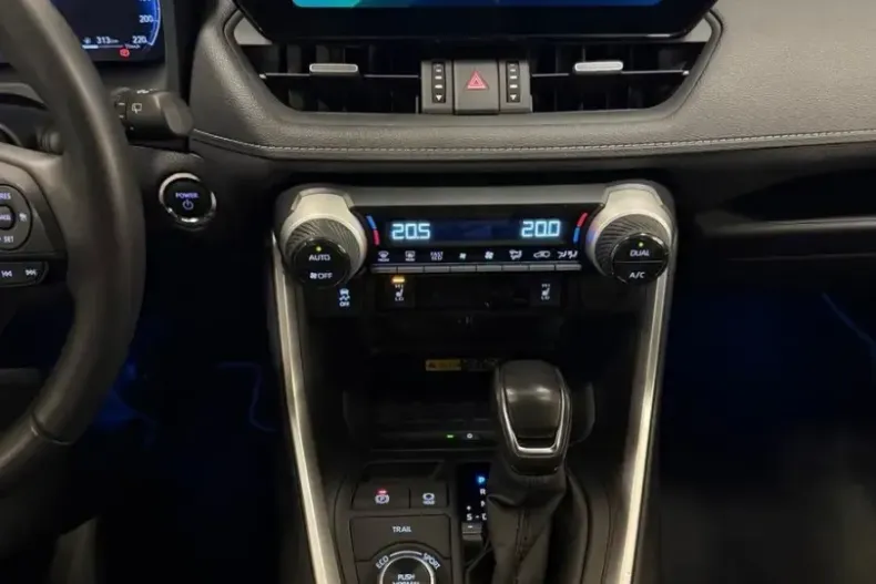 Toyota RAV4 din 2023 cu 41.930 km - oferta TOY179123 - foto 4