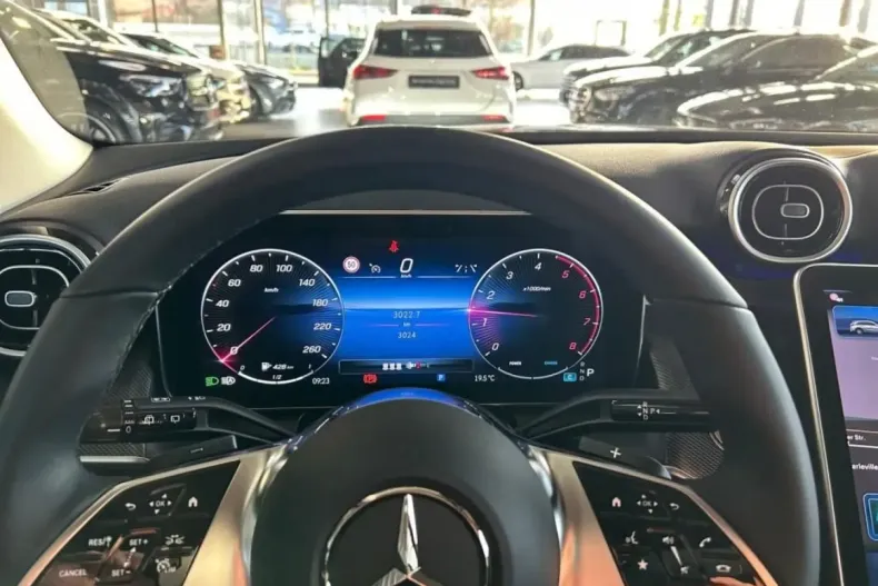 Mercedes-Benz GLC 200 din 2023 cu 3.169 km - oferta MER179124 - foto 7