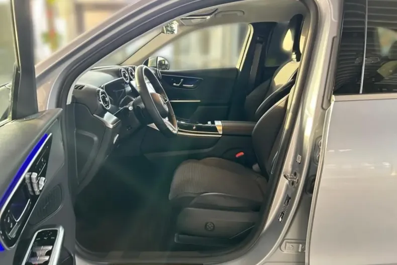 Mercedes-Benz GLC 200 din 2023 cu 3.169 km - oferta MER179124 - foto 8