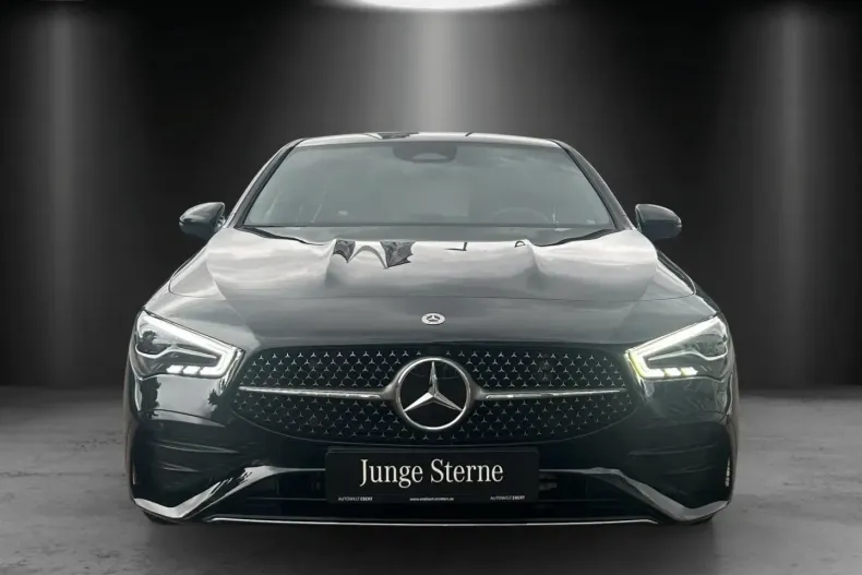 Mercedes-Benz CLA 200 din 2024 cu 14.104 km - oferta MER179141 - foto 1