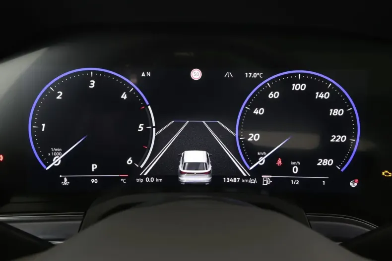 Volkswagen Touareg din 2025 cu 13.550 km - oferta VOL179143 - foto 12