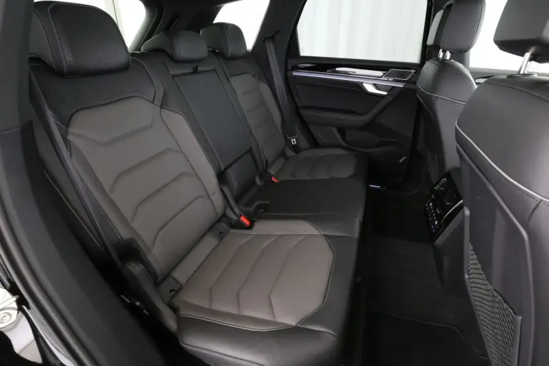 Volkswagen Touareg din 2025 cu 13.550 km - oferta VOL179143 - foto 15