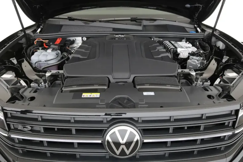 Volkswagen Touareg din 2025 cu 13.550 km - oferta VOL179143 - foto 24