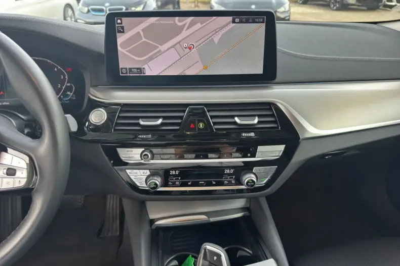 BMW 530 din 2022 cu 41.472 km - oferta BMW179160 - foto 11