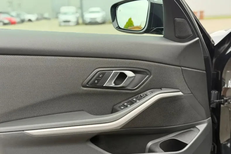 BMW 320 din 2024 cu 45.000 km - oferta BMW179163 - foto 13