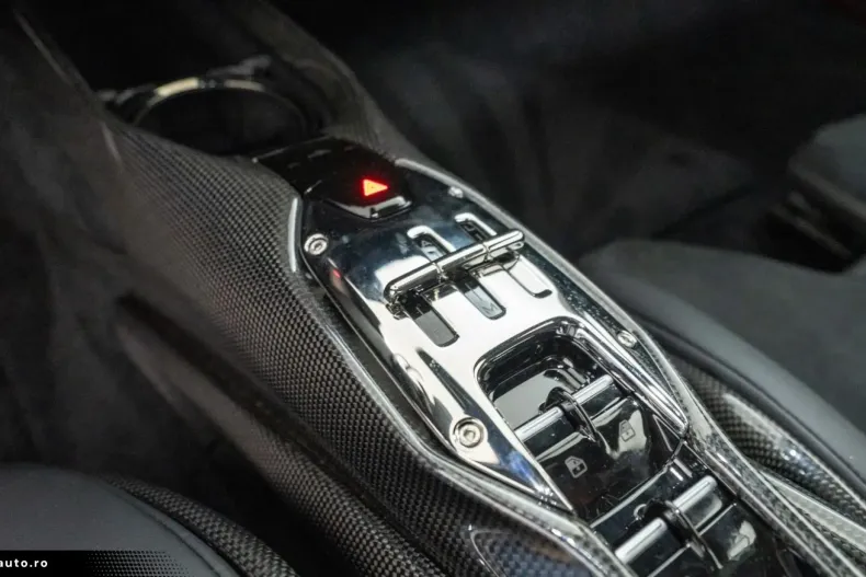Ferrari SF90 din 2023 cu 3.200 km - oferta FER179190 - foto 40