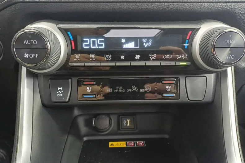 Toyota RAV4 din 2024 cu 23.725 km - oferta TOY179191 - foto 20