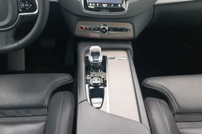 Volvo XC90 din 2025 cu 16.600 km - oferta VOL179192 - foto 9