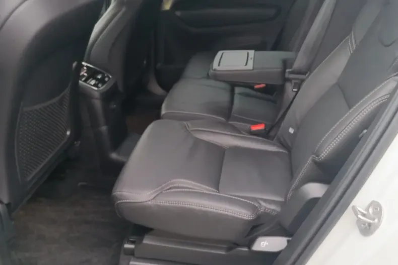 Volvo XC90 din 2025 cu 16.600 km - oferta VOL179192 - foto 12