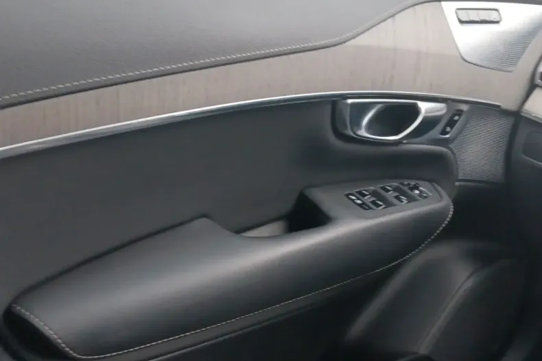 Volvo XC90 din 2025 cu 16.600 km - oferta VOL179192 - foto 15