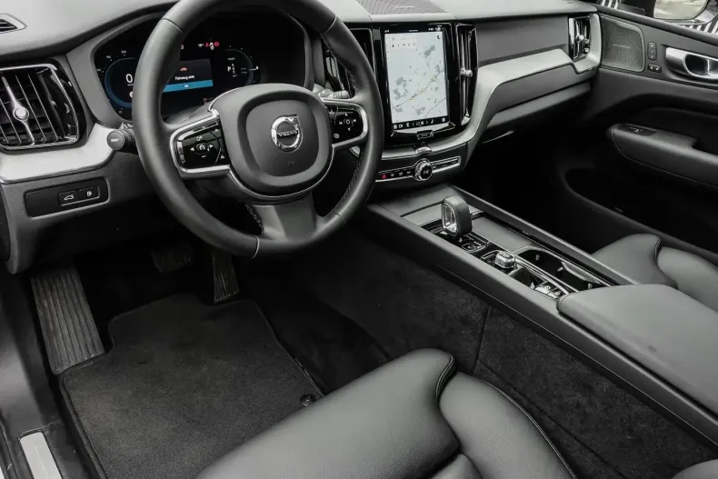 Volvo XC60 din 2023 cu 16.673 km - oferta VOL179199 - foto 6