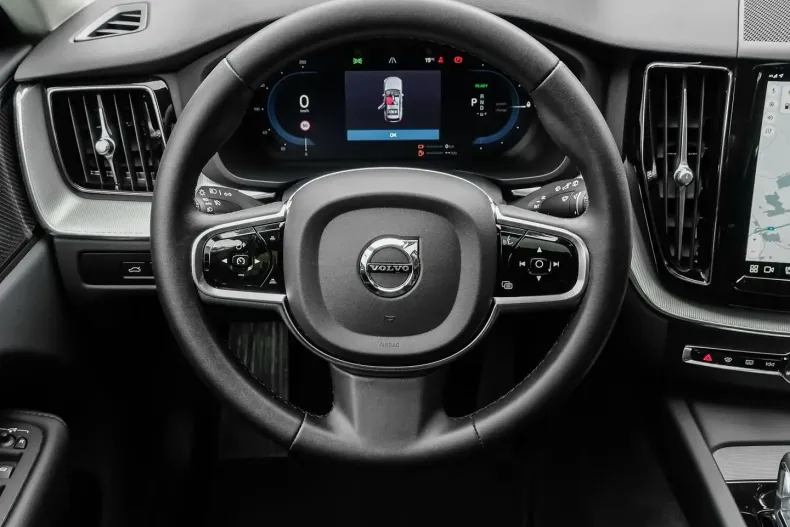 Volvo XC60 din 2023 cu 16.673 km - oferta VOL179199 - foto 8