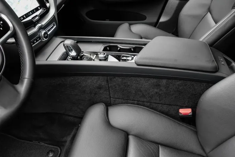 Volvo XC60 din 2023 cu 16.673 km - oferta VOL179199 - foto 12