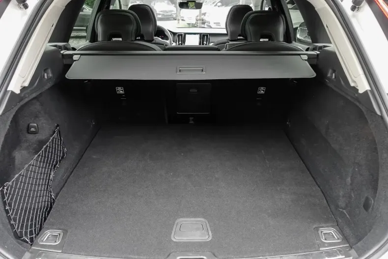 Volvo XC60 din 2023 cu 16.673 km - oferta VOL179199 - foto 15