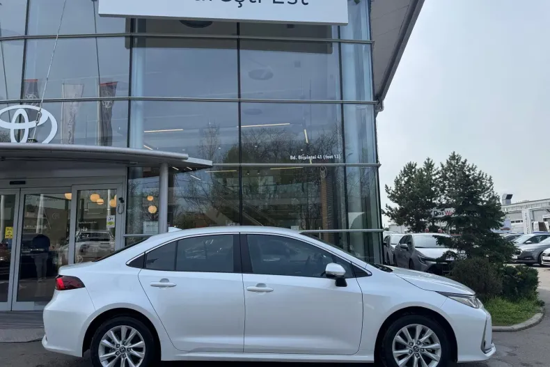 Toyota Corolla din 2024 cu 10 km - oferta TOY179215 - foto 1