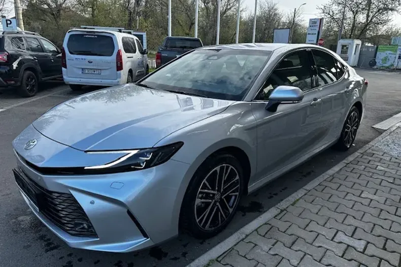 Toyota Camry din 2024 cu 16.000 km - oferta TOY179216 - foto 2