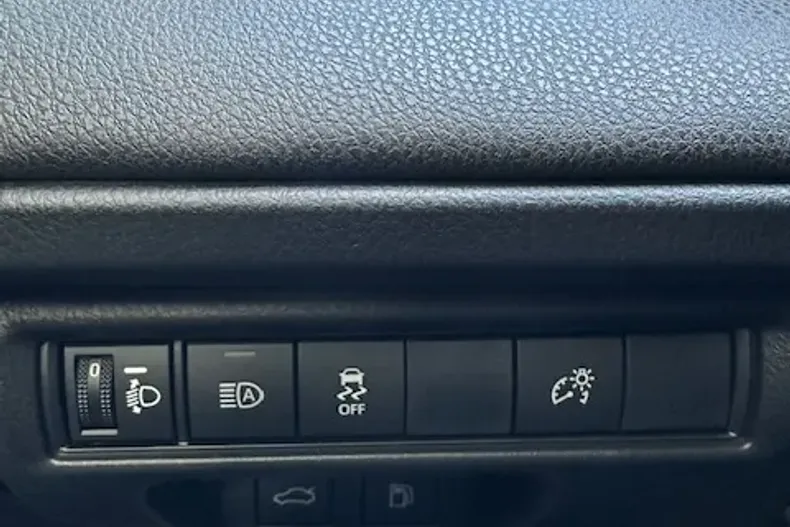 Toyota Camry din 2024 cu 16.000 km - oferta TOY179216 - foto 10