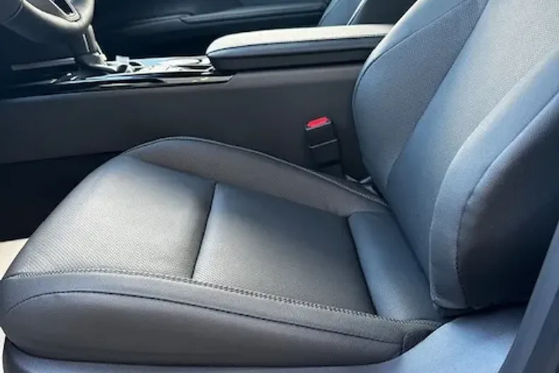 Toyota Camry din 2024 cu 16.000 km - oferta TOY179216 - foto 11