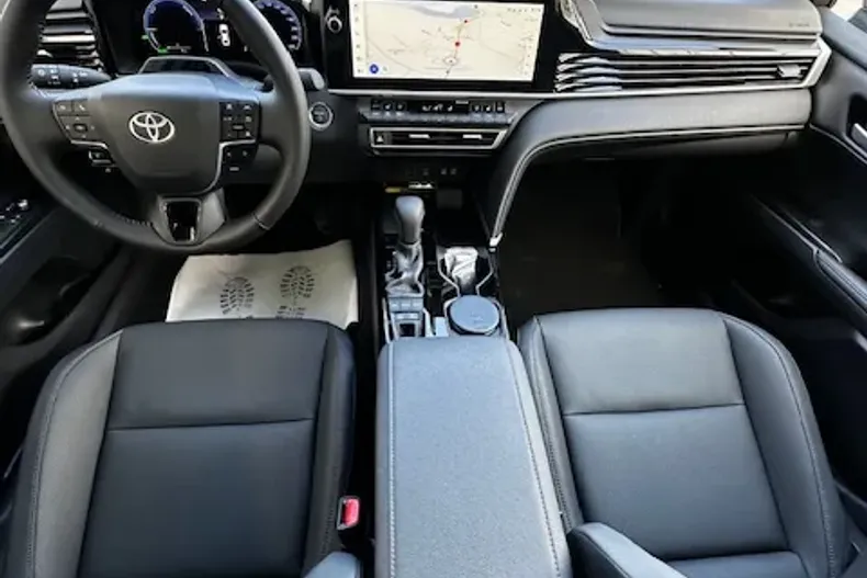 Toyota Camry din 2024 cu 16.000 km - oferta TOY179216 - foto 13