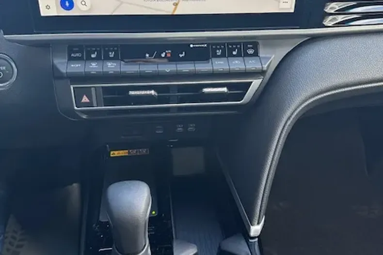 Toyota Camry din 2024 cu 16.000 km - oferta TOY179216 - foto 15