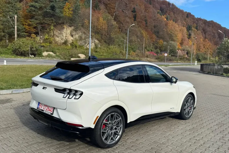 Ford Mustang Mach-E din 2025 cu 1.200 km - oferta FOR179238 - foto 2