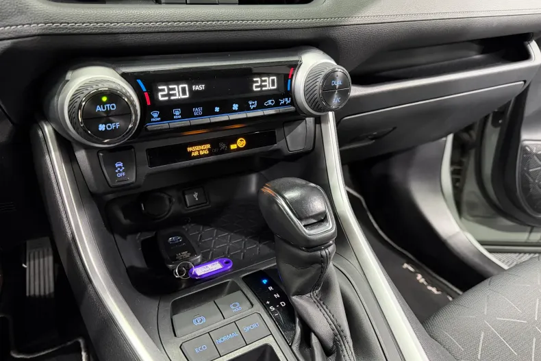 Toyota RAV4 din 2021 cu 79.038 km - oferta TOY179239 - foto 13