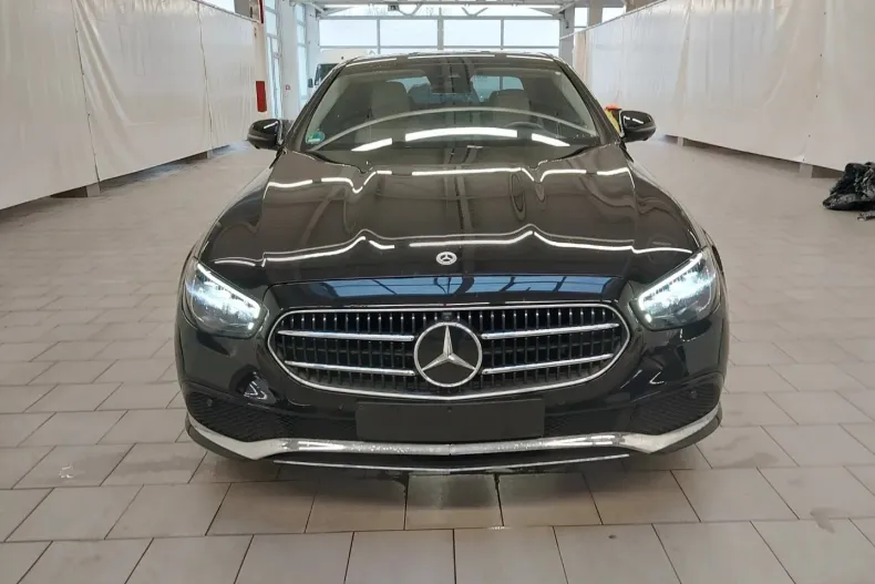 Mercedes-Benz E din 2021 cu 49.900 km - oferta MER179240 - foto 2
