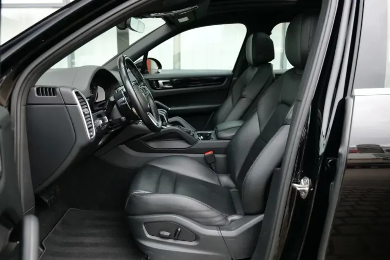 Porsche Cayenne din 2021 cu 71.140 km - oferta POR179259 - foto 9