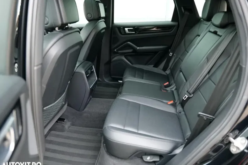 Porsche Cayenne din 2021 cu 71.140 km - oferta POR179259 - foto 19