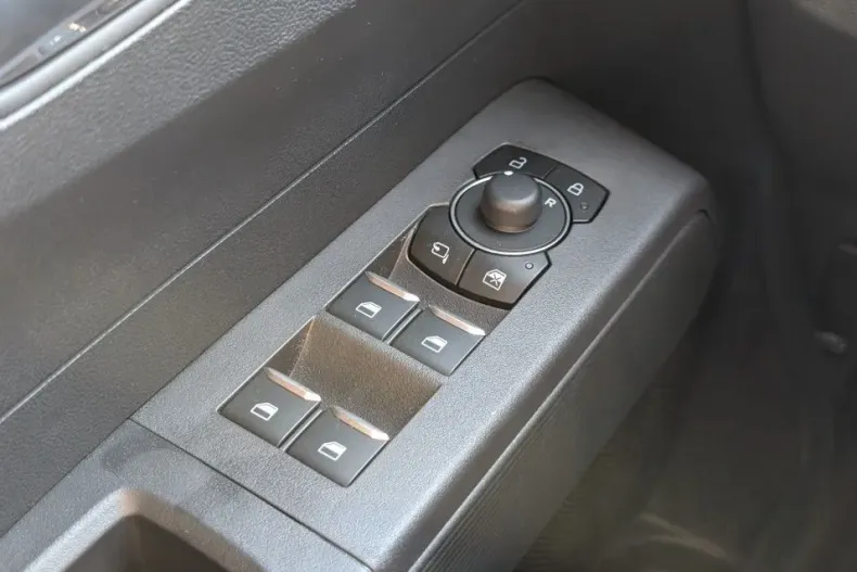 Ford Tourneo Courier din 2025 cu 1 km - oferta FOR179280 - foto 18