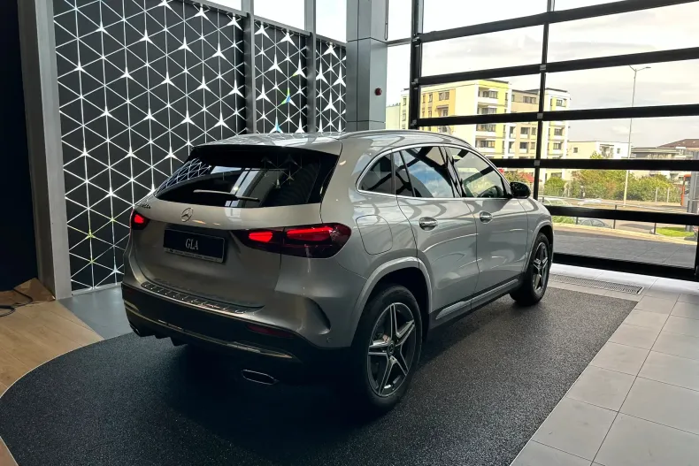 Mercedes-Benz GLA din 2024 cu 11.000 km - oferta MER179307 - foto 4
