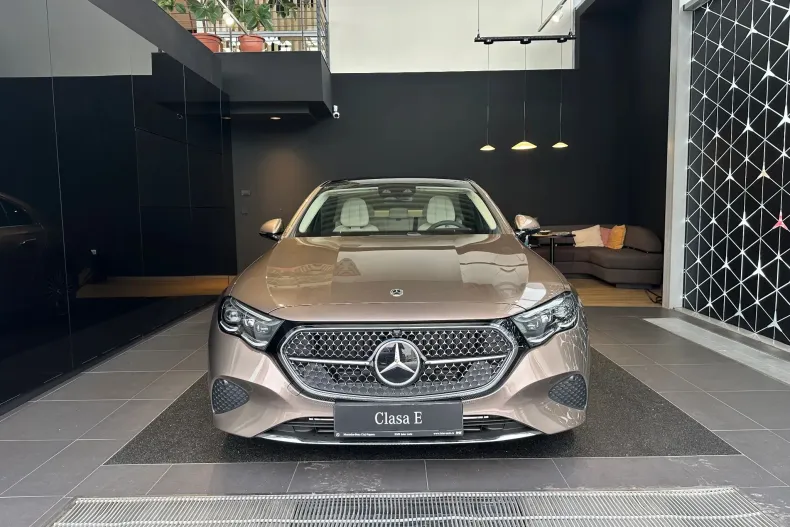 Mercedes-Benz E din 2025 cu 24 km - oferta MER179312 - foto 1