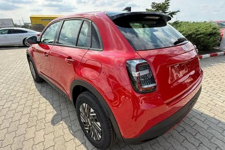 Fiat 600 din 2025 cu 1 km - oferta FIA179326 - foto 2