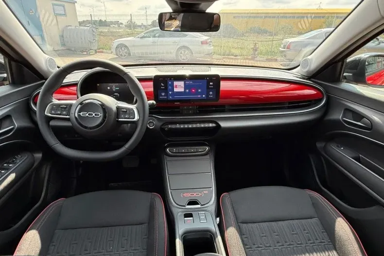 Fiat 600 din 2025 cu 1 km - oferta FIA179326 - foto 7