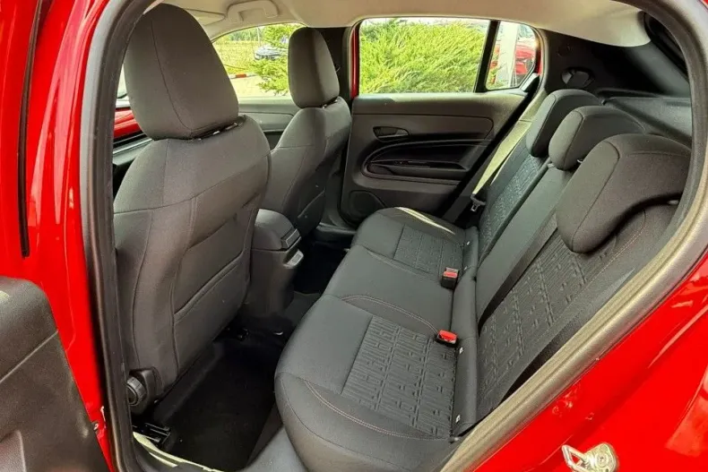 Fiat 600 din 2025 cu 1 km - oferta FIA179326 - foto 8