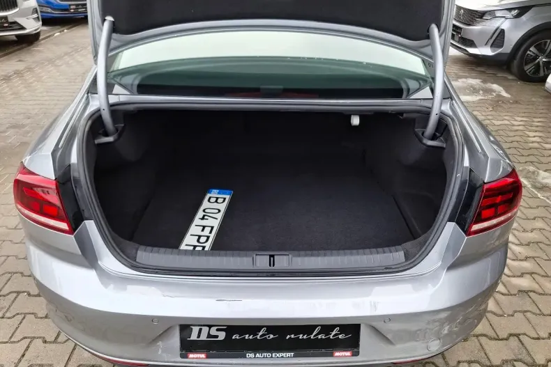 Volkswagen Passat din 2021 cu 60.881 km - oferta VOL179335 - foto 10