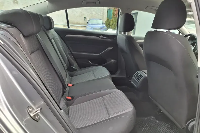 Volkswagen Passat din 2021 cu 60.881 km - oferta VOL179335 - foto 11